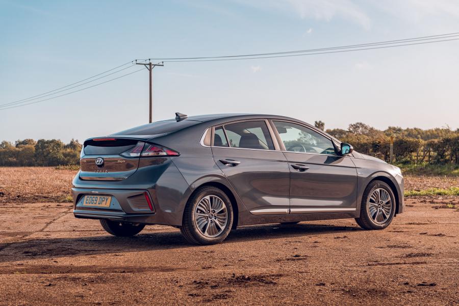  Hyundai IONIQ Plug-in Hybrid (AE) 2019 года  (UK) (фото 36 из 40)